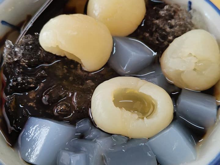 $1.50 Handmade Grass Jelly @ Golden Mile Food Centre